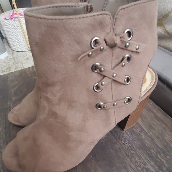 Open toed ankle booties - Picture 2 of 2